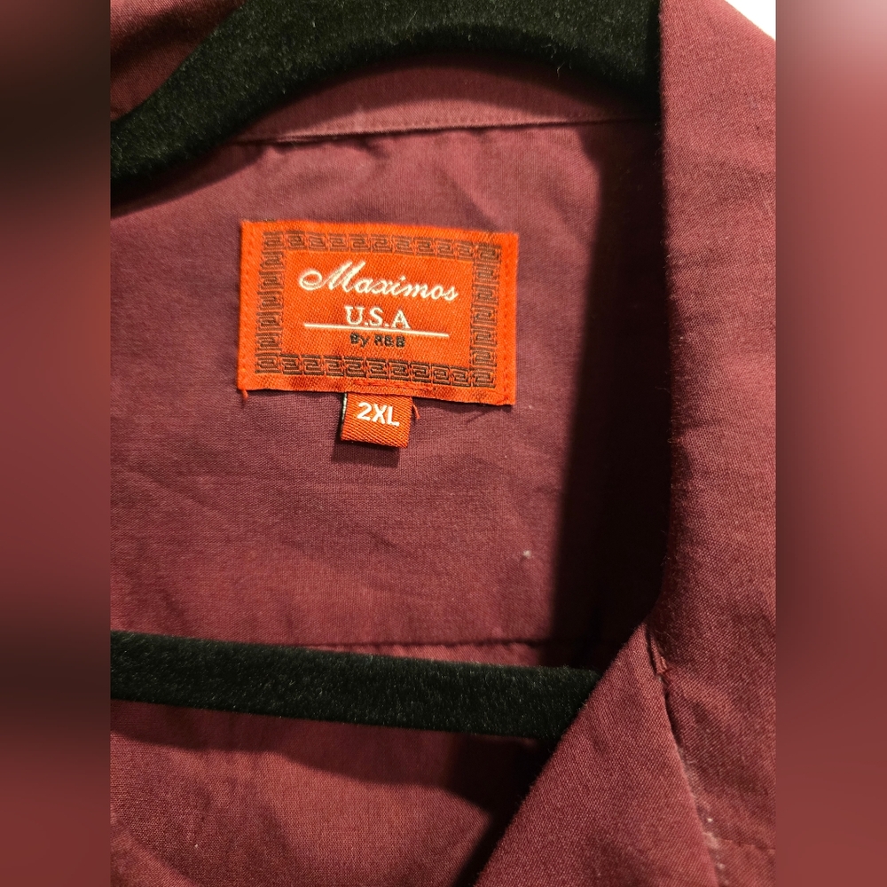 Guayabera Men's Burgundy/Maroon Embroidered Shirt - Picture 2 of 3